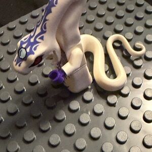 White Pythor Chumsworth Minifigure